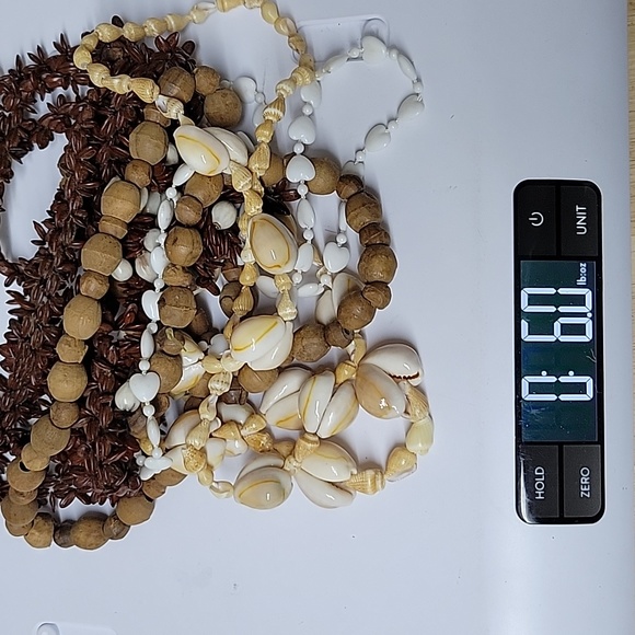 A Lot of 5 Necklaces Beaded Jewelry - Picture 15 of 15